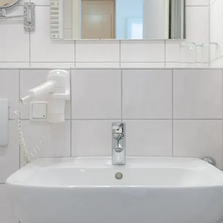 608, Seepark Зеллин